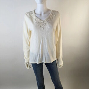 Creamy Pearl Front Sweater - M
